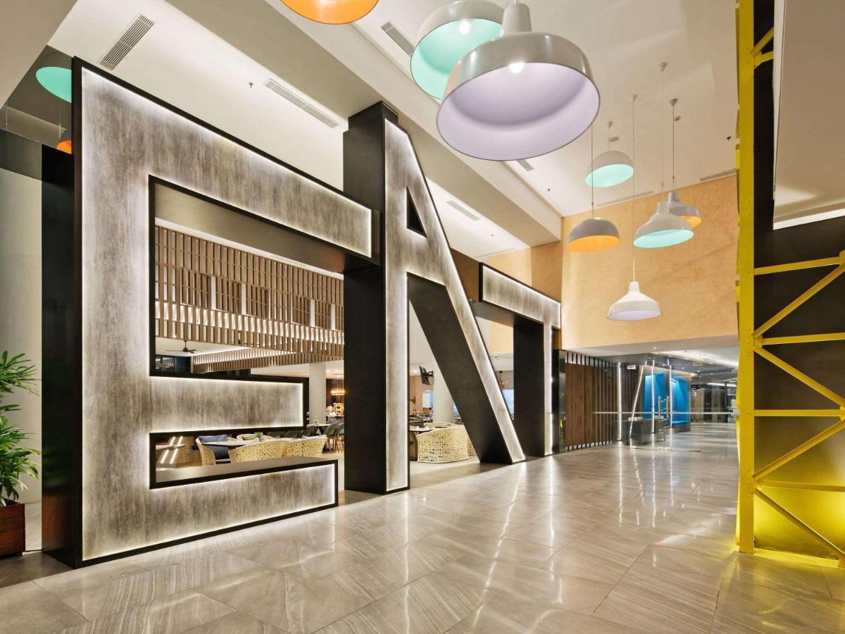 Отель Ibis Styles Batam Нагоя Экстерьер фото