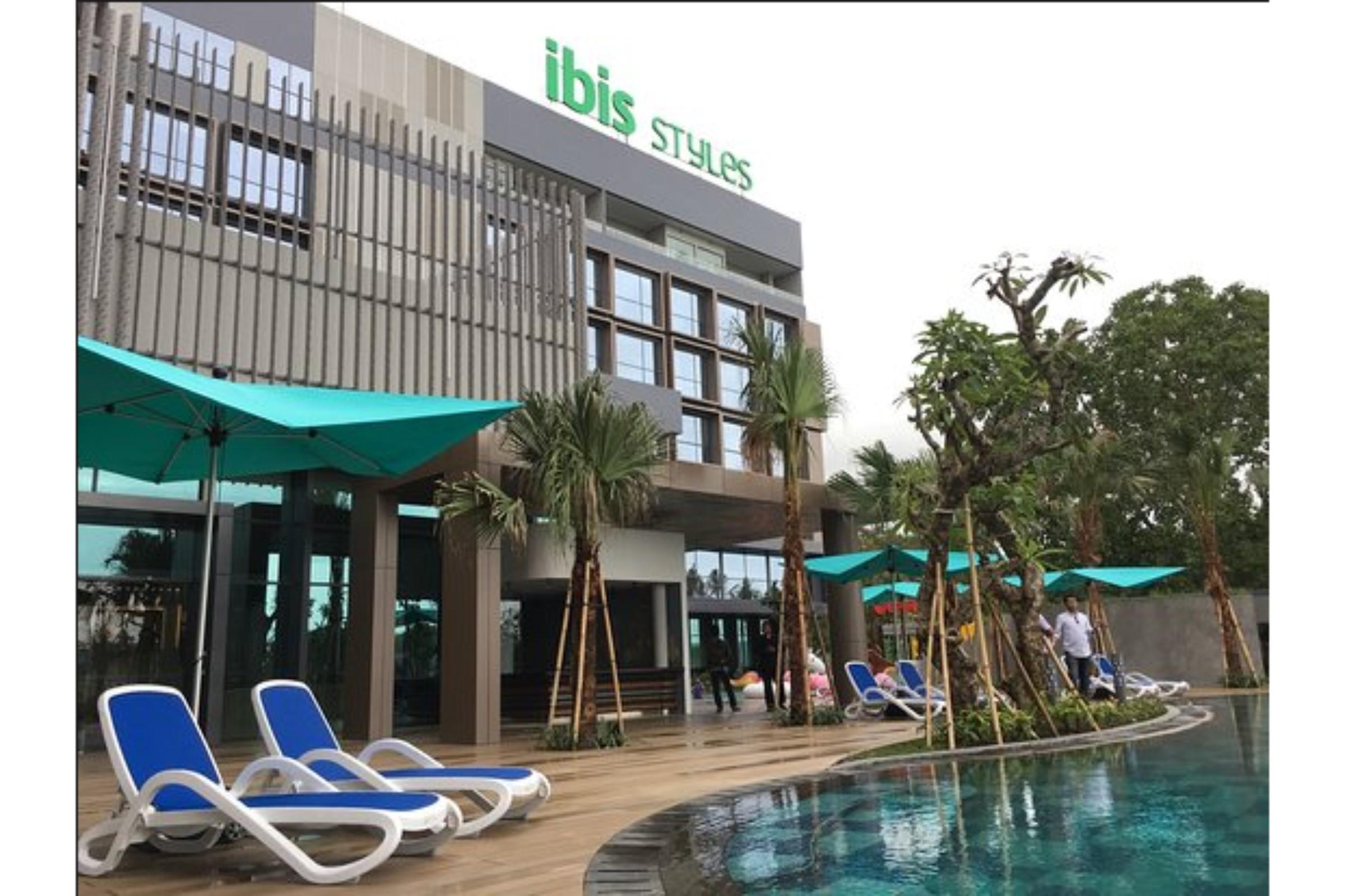 Отель Ibis Styles Batam Нагоя Экстерьер фото