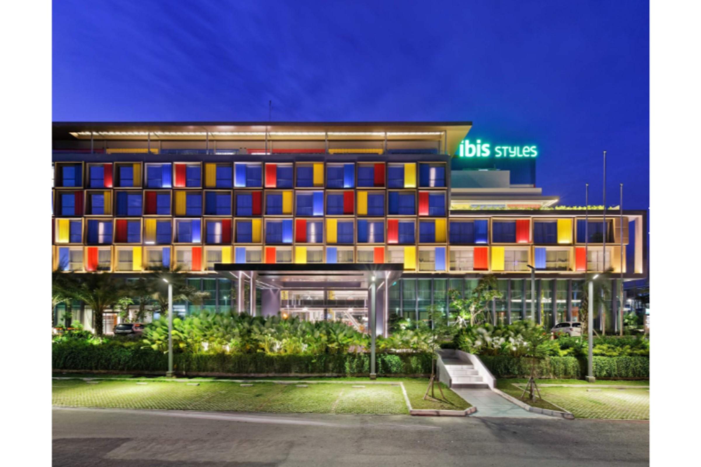 Отель Ibis Styles Batam Нагоя Экстерьер фото