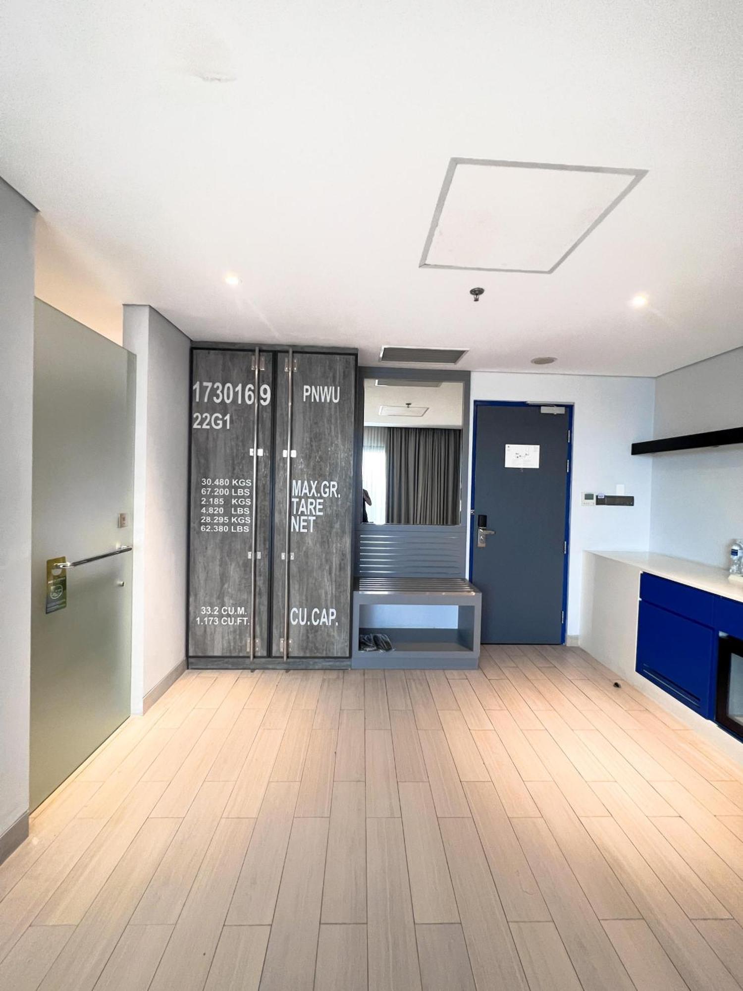 Отель Ibis Styles Batam Нагоя Экстерьер фото