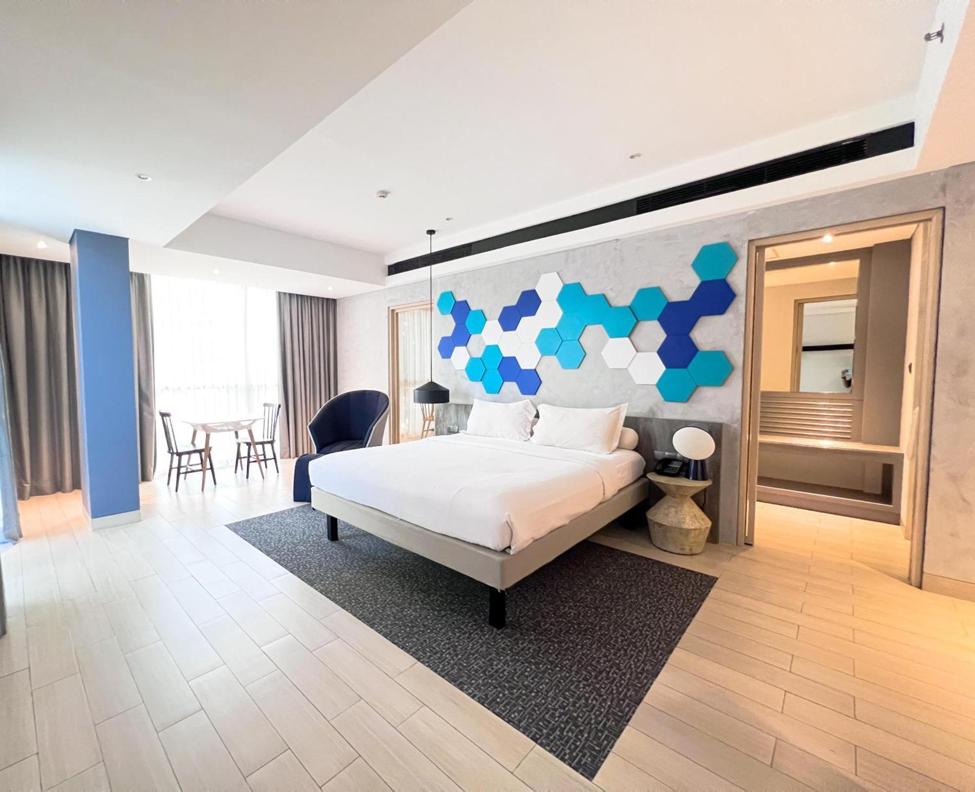 Отель Ibis Styles Batam Нагоя Экстерьер фото