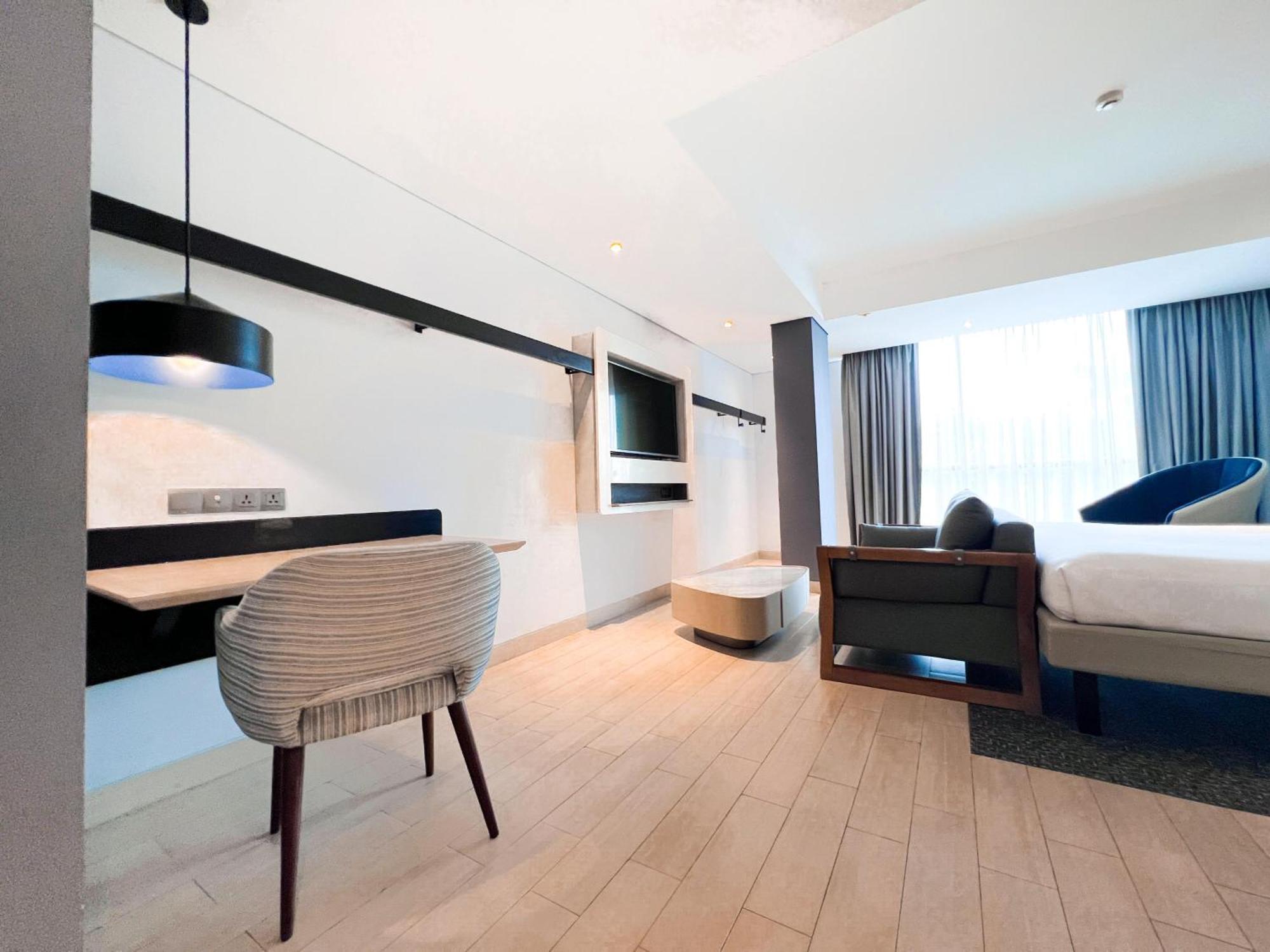 Отель Ibis Styles Batam Нагоя Экстерьер фото