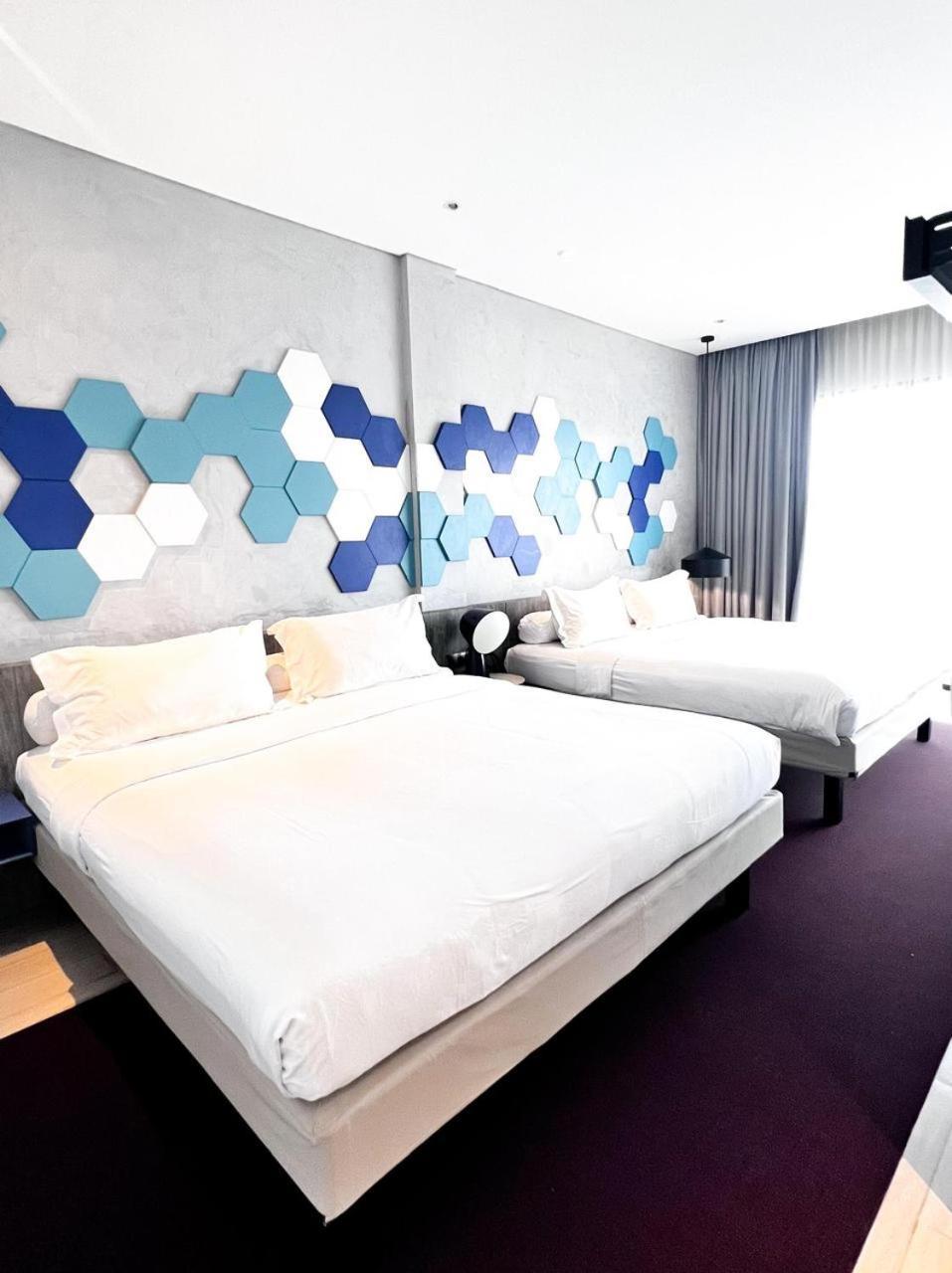 Отель Ibis Styles Batam Нагоя Экстерьер фото